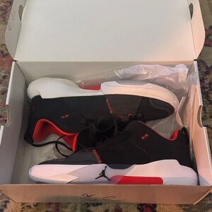 Jordan Men's Athletic Shoes Black and Red